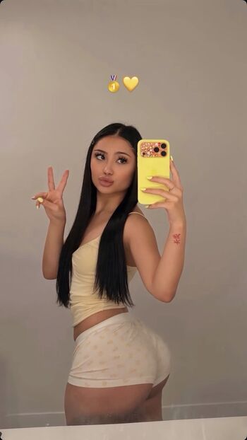 Full leaked Elara private onlyfans photo