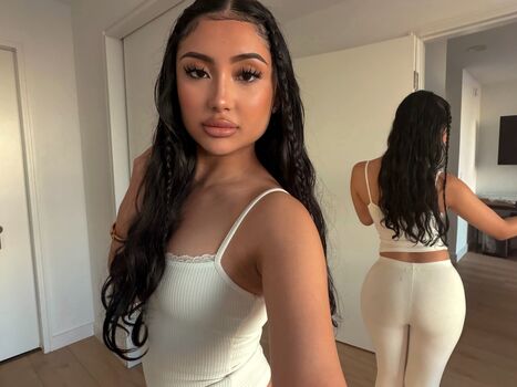 Full leaked Elara private onlyfans photo