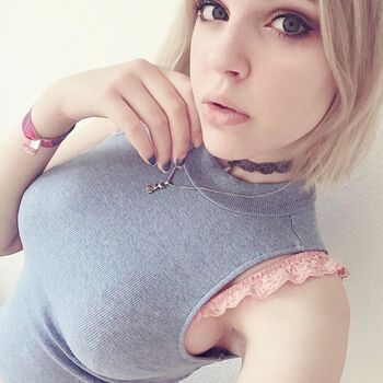 Full leaked Elaracosplay private onlyfans photo