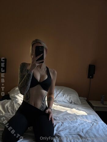 Elena_tight