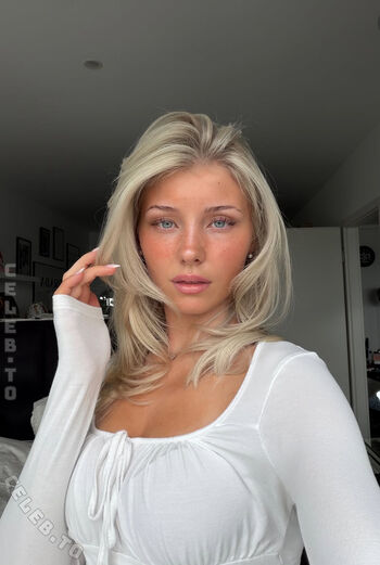 Full leaked Elena zoe page private onlyfans photo
