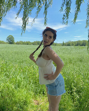 Full leaked Eleni brunelle private onlyfans photo