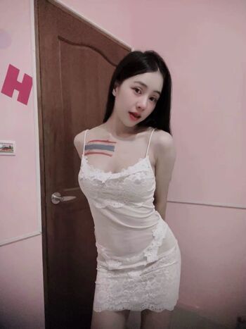 Full leaked Elfza private onlyfans photo
