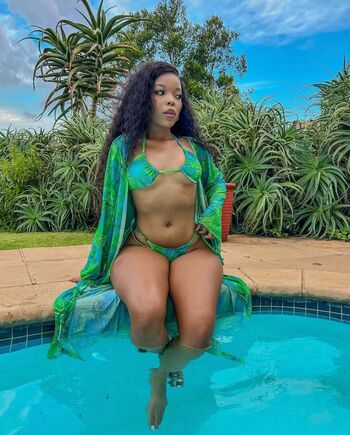 Full leaked Eliizabeth robinson private onlyfans photo