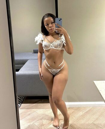 Full leaked Eliizabeth robinson private onlyfans photo