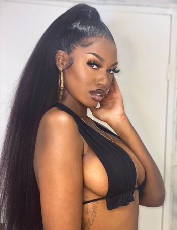 Full leaked Elinda san page private onlyfans photo