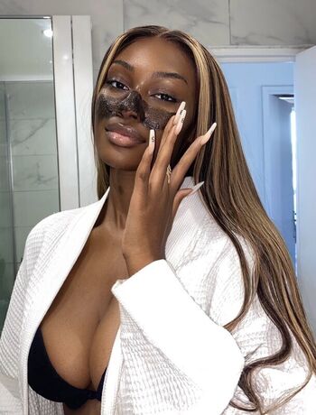 Full leaked Elinda san page private onlyfans photo