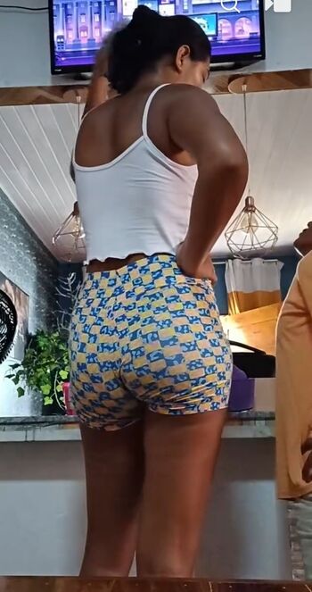 Full leaked Elisane oficial private onlyfans photo