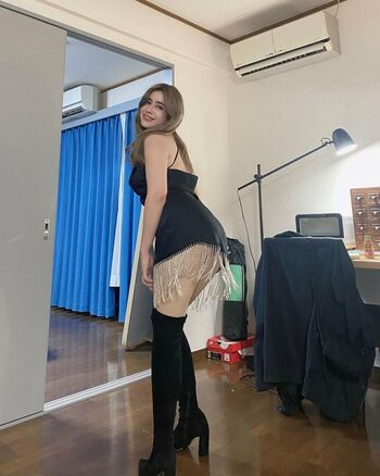 Full leaked Elise asmr elise tran elise s garden page private onlyfans photo