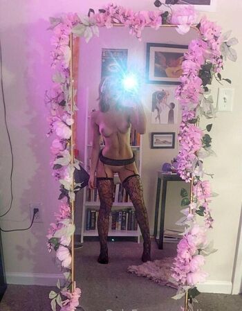 Full leaked Elise eve page private onlyfans photo