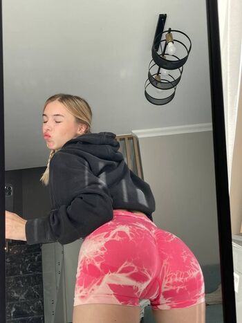 Full leaked Elisecandy page private onlyfans photo
