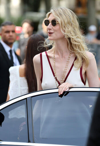 Full leaked Elizabeth debicki private onlyfans photo