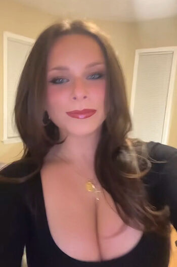 Full leaked Elizabeth owens private onlyfans photo