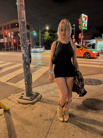 Full leaked Ella ballentine page private onlyfans photo