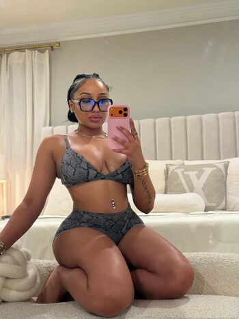 Full leaked Ella bandz private onlyfans photo
