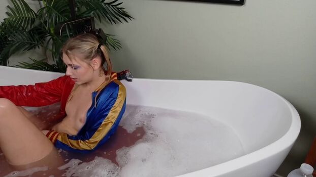 Full leaked Ella lowe private onlyfans photo