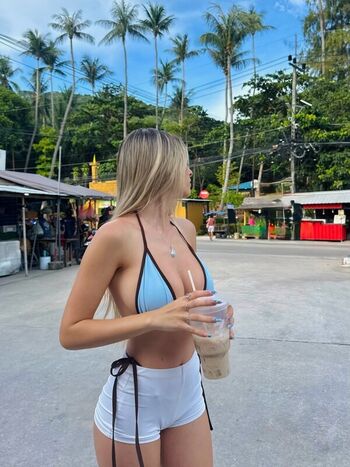 Full leaked Ella netzer page private onlyfans photo