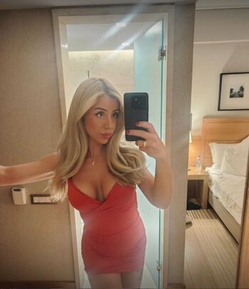 Full leaked Ellaapeddersen private onlyfans photo