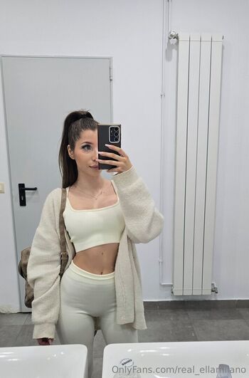 Full leaked Ellamilano private onlyfans photo