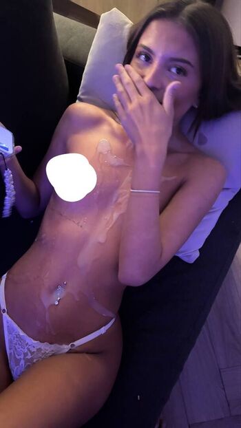 Full leaked Ellapetitee private onlyfans photo