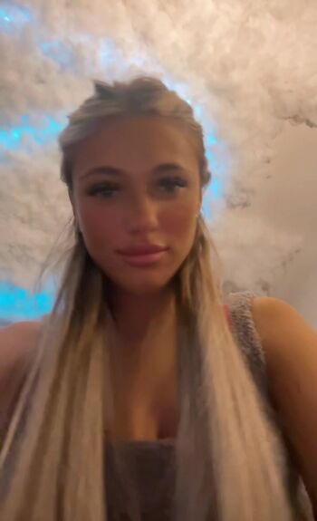 Full leaked Ellaxlongg private onlyfans photo