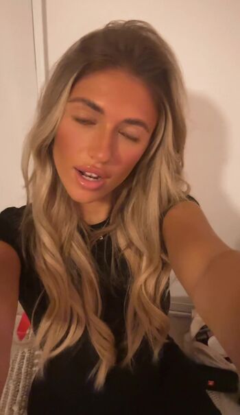Full leaked Ellaxlongg private onlyfans photo
