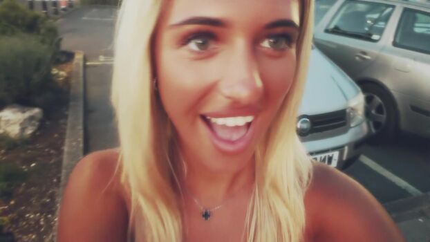 Full leaked Ellaxlongg private onlyfans photo