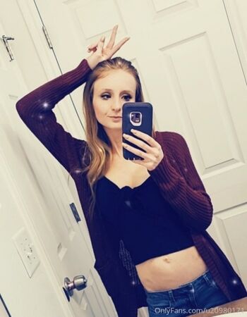 Full leaked Elle dainty page private onlyfans photo