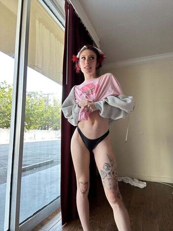 Full leaked Ellemarz private onlyfans photo