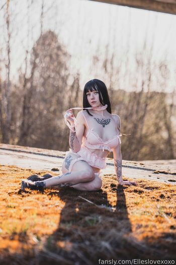 Full leaked Elleslove  page private onlyfans photo