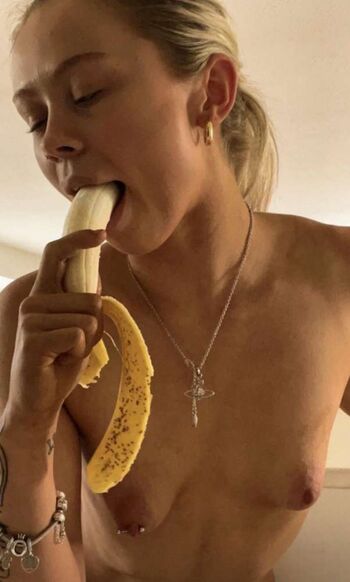 Full leaked Elley davies private onlyfans photo