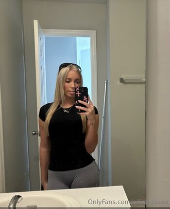 Full leaked Ellie bellyy private onlyfans photo