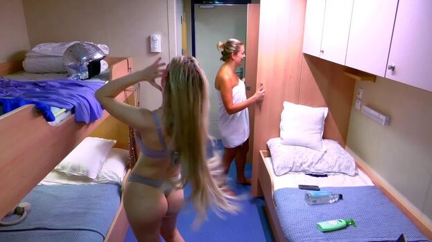 Full leaked Ellie dubaich private onlyfans photo