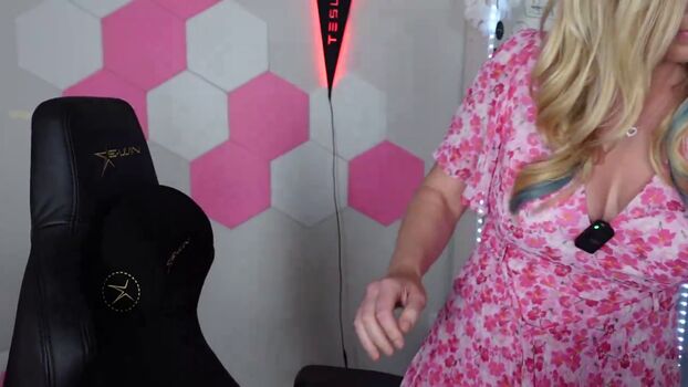 Full leaked Ellie in space private onlyfans photo