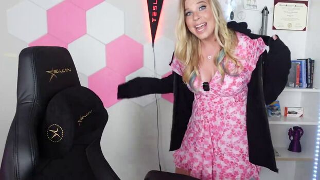 Full leaked Ellie in space private onlyfans photo