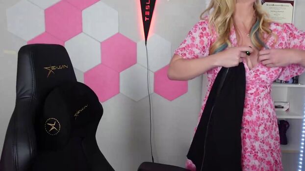 Full leaked Ellie in space private onlyfans photo