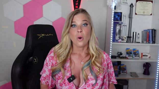 Full leaked Ellie in space private onlyfans photo