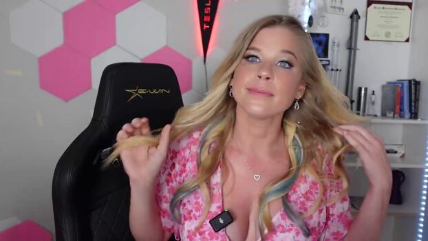 Full leaked Ellie in space private onlyfans photo