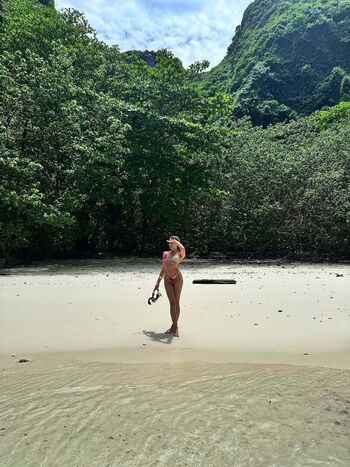 Full leaked Ellie middleton private onlyfans photo