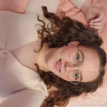 Full leaked Ellie teases private onlyfans photo