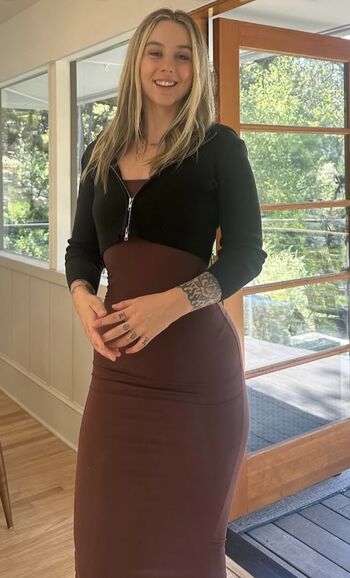 Full leaked Ellieridgerealtor private onlyfans photo