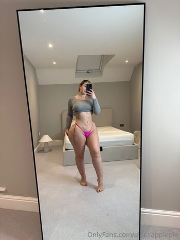 Full leaked Elliesapplepie britishbaddie ellieapples private onlyfans photo