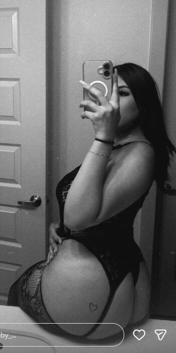 Full leaked Elliexxxlove private onlyfans photo