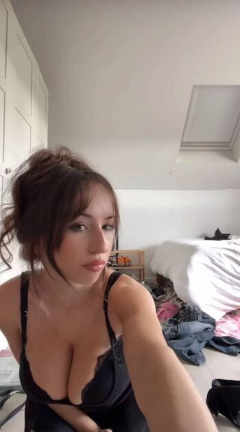 Full leaked Eloisemrharkness private onlyfans photo