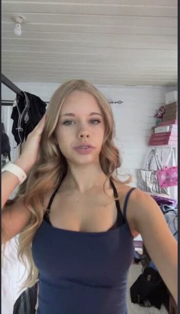 Full leaked Elyza young private onlyfans photo
