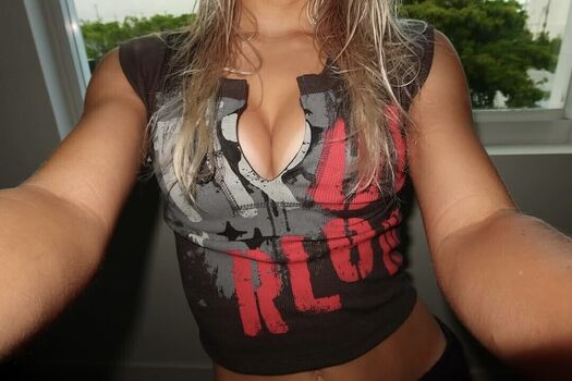 Full leaked Em marie page private onlyfans photo