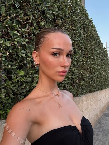 Full leaked Ema louise private onlyfans photo