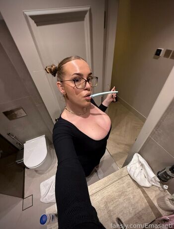 Full leaked Ema santi page private onlyfans photo