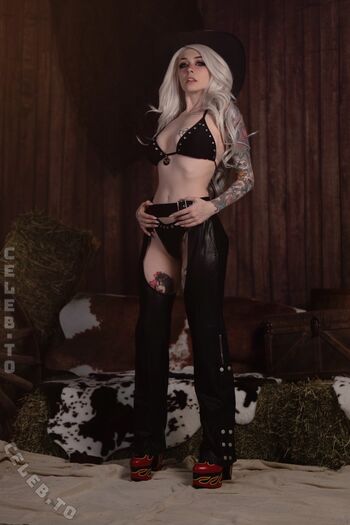 Full leaked Ember wolf private onlyfans photo