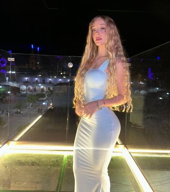 Full leaked Emegeee private onlyfans photo
